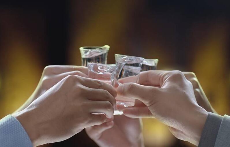 在我国烟、酒、茶的基本社交礼仪